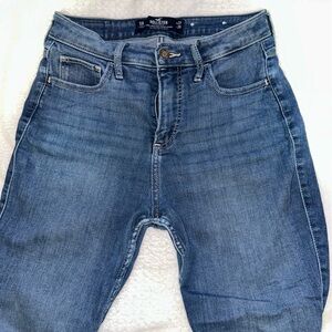 Hollister Curvy High Rise Super Skinny Jeans - Soft Stretch